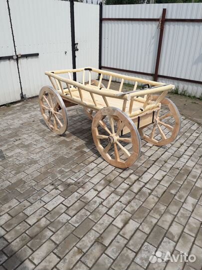 Повозка декоративная