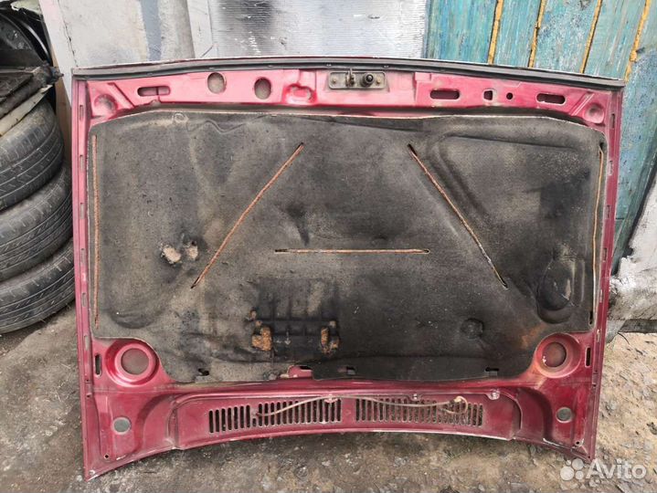 Капот Volkswagen Jetta 2