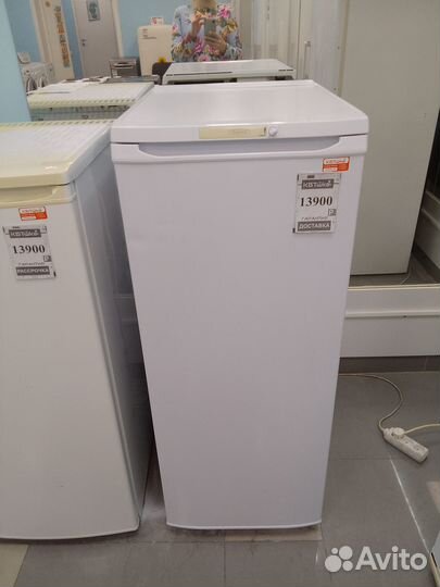 Холодильник бу Бирюса узкий на гарантии