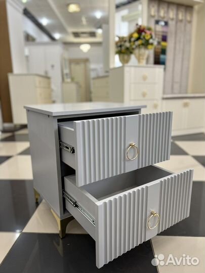 Тумба прикроватная