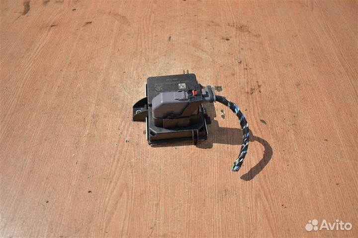 Блок управления топливным насосом Opel Astra J