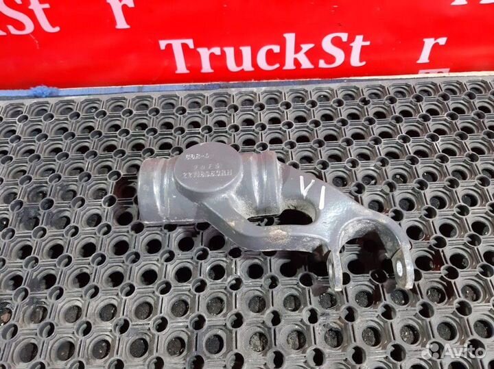 Кронштейн амортизатора переднего правый