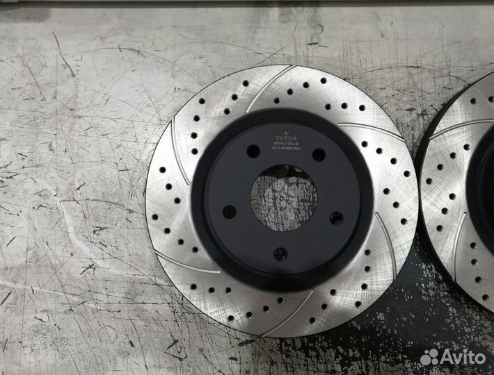 Тормозные диски вентилируемые с перфорацией