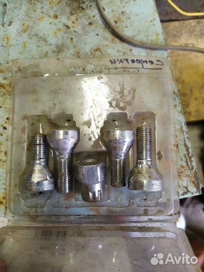 Колесные болты