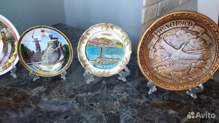 Коллекция сувенирных тарелок
