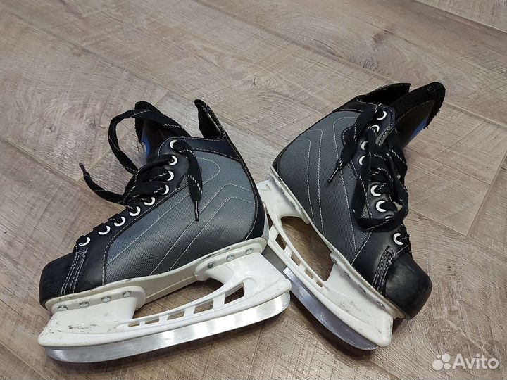 Коньки хоккейные