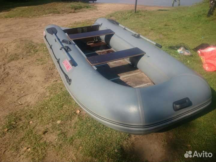 Лодка с мотором