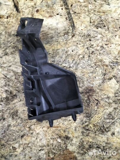 Кронштейн левый Audi Q5 I 8R cdnc 2011