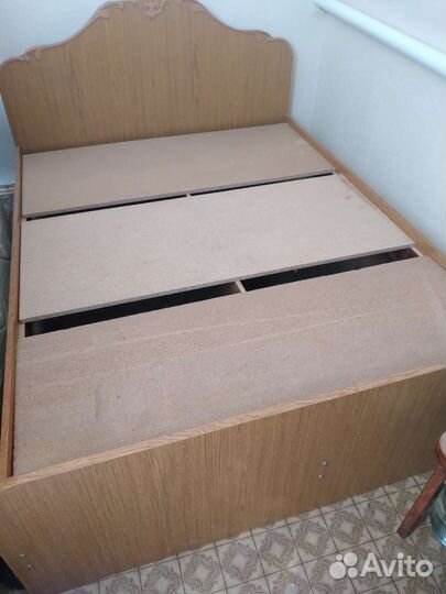 Кровать двухспальная бу без матраса 140*195