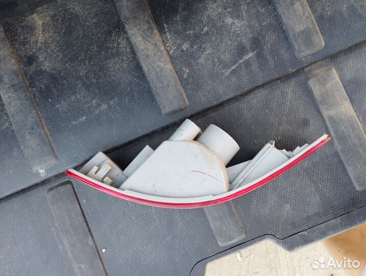 Фанарь митсубиси оутлендер 2