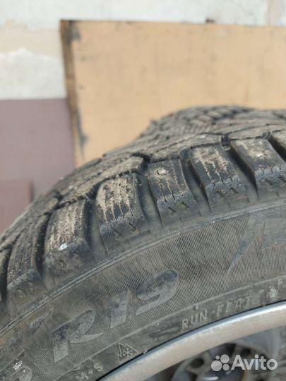 Pirelli Ice Zero 245/45 R19 и 275/40 R19 102T