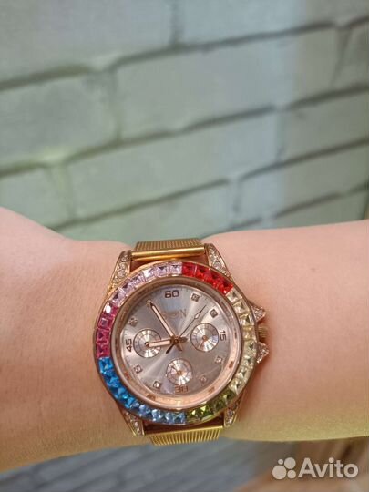 Стильные часы для девушки