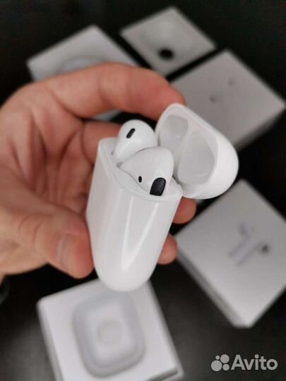 Airpods 2 + чехол в подарок