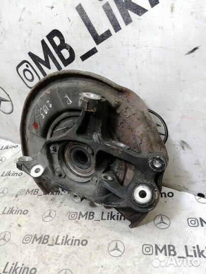 Кулак задний правый Mercdes W211 W219