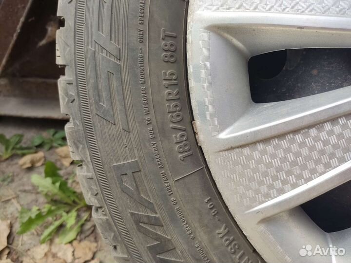 Nitto Therma Spike (NTSPK-B01) 185/65 R15 88T