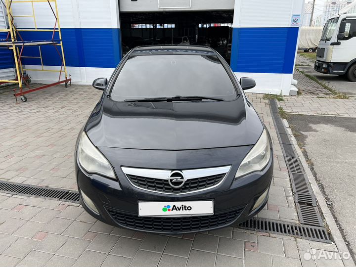 Opel Astra 1.4 МТ, 2011, 198 000 км