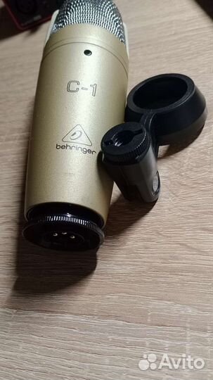 Студийное оборудование для звукозаписи