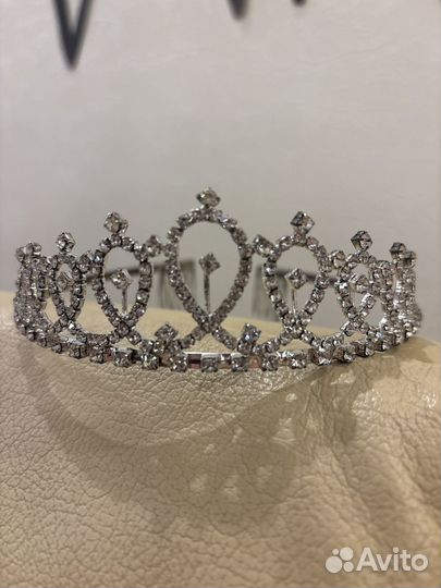 Ободок для волос со стразами