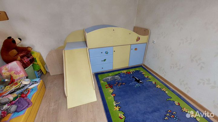 Детская кровать и стол