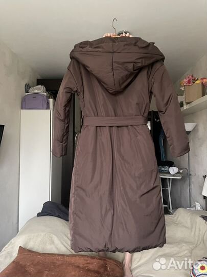 Зимний пуховик с капюшоном