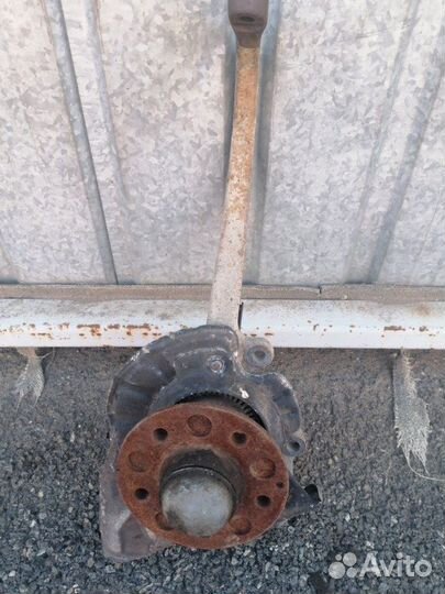 Кулак поворотный передний левый передний левый