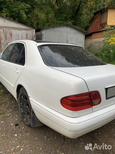 Mercedes-Benz E-класс 2.3 МТ, 1997, 490 000 км
