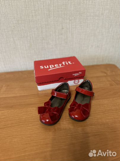 Туфли для девочки праздничные