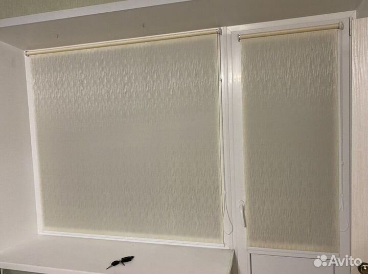 Рулонные шторы в коричневом коробе E7592