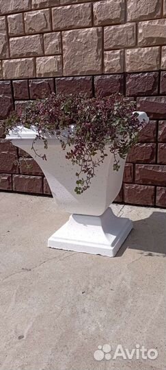 Садовые вазоны из бетона