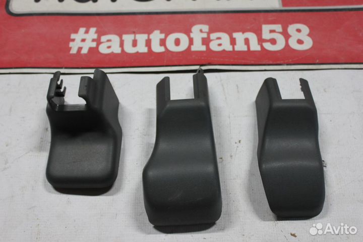 Заглушка водительского сиденья Toyota Land Cruiser