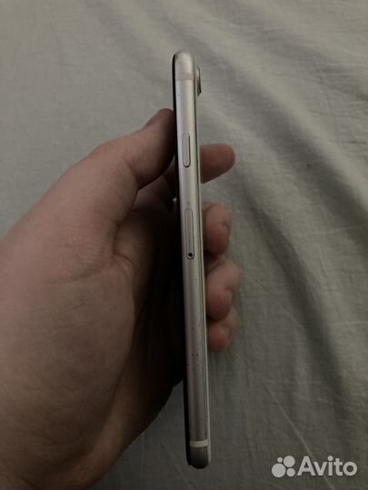 iPhone SE (2020), 64 ГБ