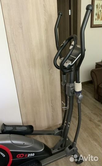 Эллиптический тренажер CardioPower E250