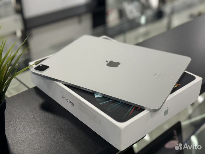 Apple iPad Pro 12.9 (2021) 128Gb Wi-Fi (Silver)