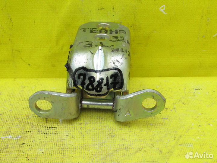 Петля задней двери Nissan Teana 07-13г 78817