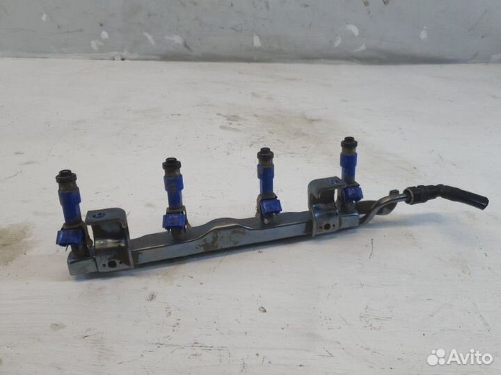 Рампа топливная Mazda 3 3 Z6A61564 2012