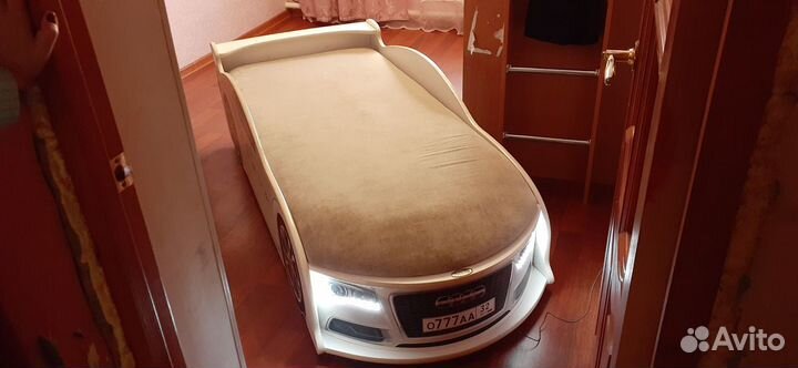 Детская кровать- машинка