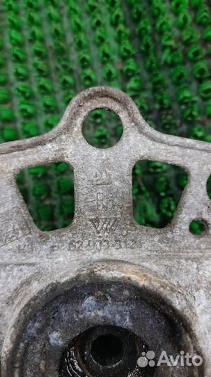 Опора амортизатора Opel Corsa D 2011