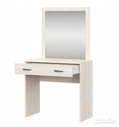Туалетный столик с зеркалом