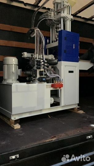 Вертикальный термопластавтомат TA-150S