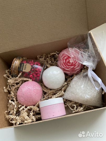 Подарочный набор для девушки на 8 марта