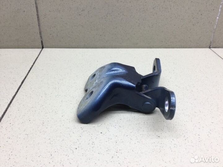 Петля двери передней правой Kia Ceed универсал