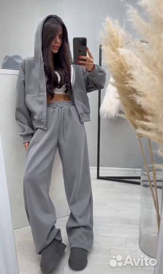 Спортивный костюм женский