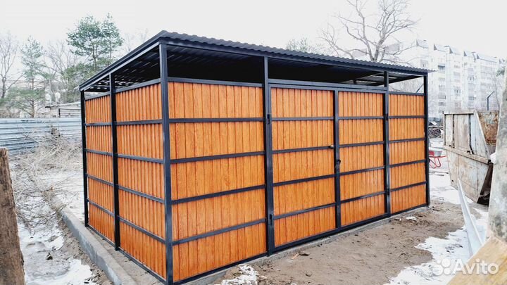 Мусорная площадка с дверками и крышей