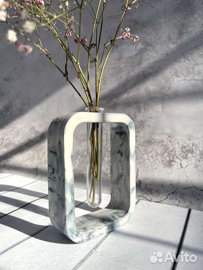 Декоративная ваза из гипса