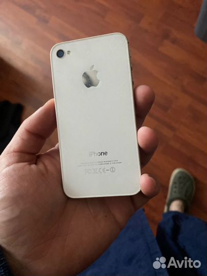 Телефон iPhone 4s
