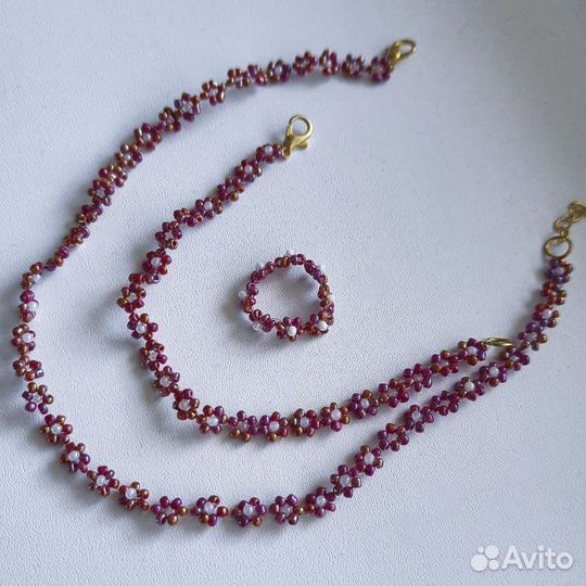 Чокеры и ожерелья из бисера