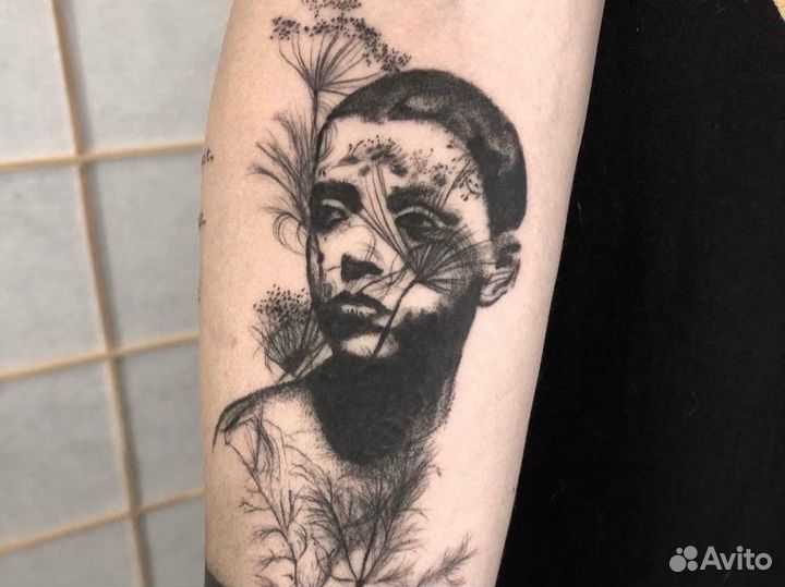 Модель на тату