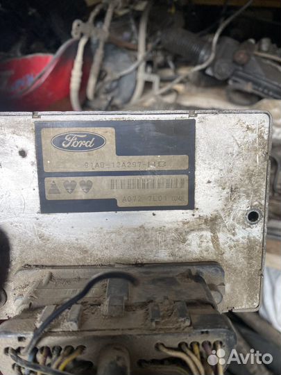 Комутатор зажигания Форд Эскорт мк5