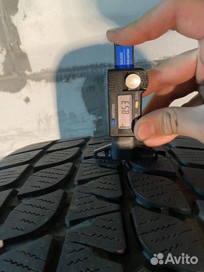 Bridgestone Blizzak LM-25 285/35 R20 100V