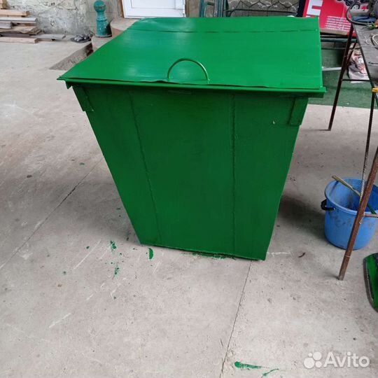 Мусорный контейнер металлический